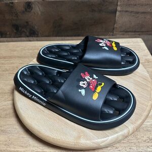 Mickey & Minnie Women’s Black Graphic Slides Size 10